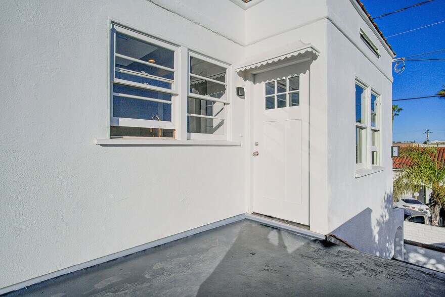 1147 24th St, Santa Monica, CA à vendre - Photo du bâtiment - Image 2 de 31