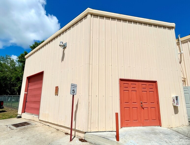 2501 27th Ave, Vero Beach, FL for lease - Building Photo - Image 2 of 8