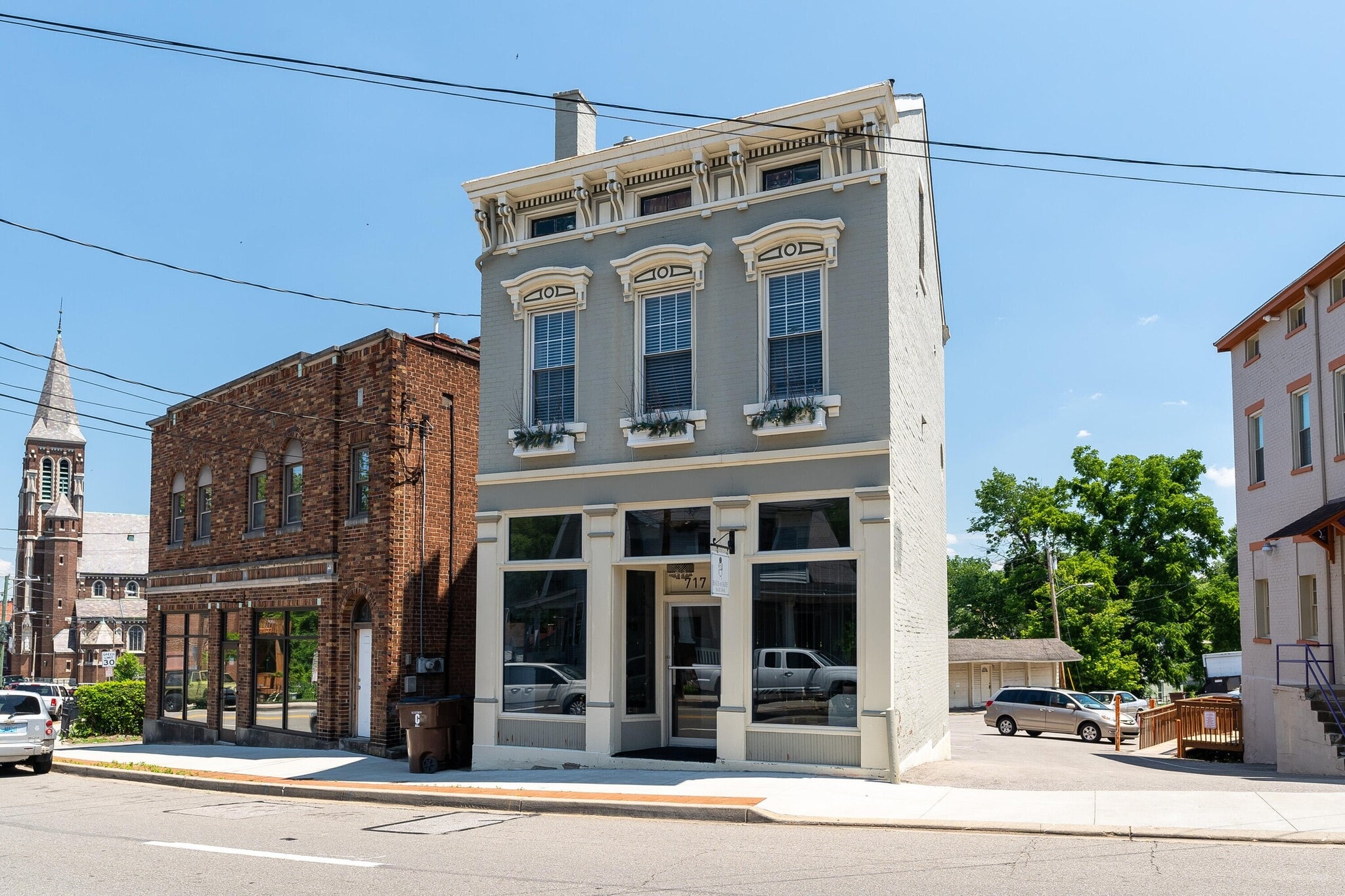 717 Pike St, Covington, KY for lease Primary Photo- Image 1 of 12