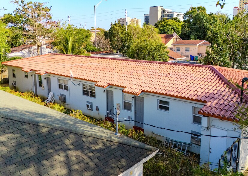 8213 NE 1st Ave, Miami, FL à vendre - Photo du bâtiment - Image 2 de 12