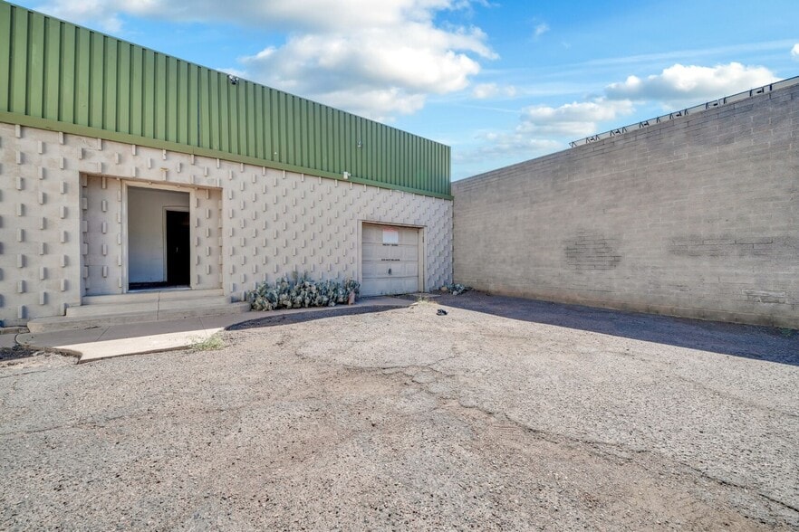 1433 N 1st St, Phoenix, AZ à louer - Photo du bâtiment - Image 3 de 30