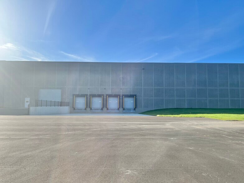 1395 Polk Dr, Warsaw, IN à louer - Photo du bâtiment - Image 3 de 5