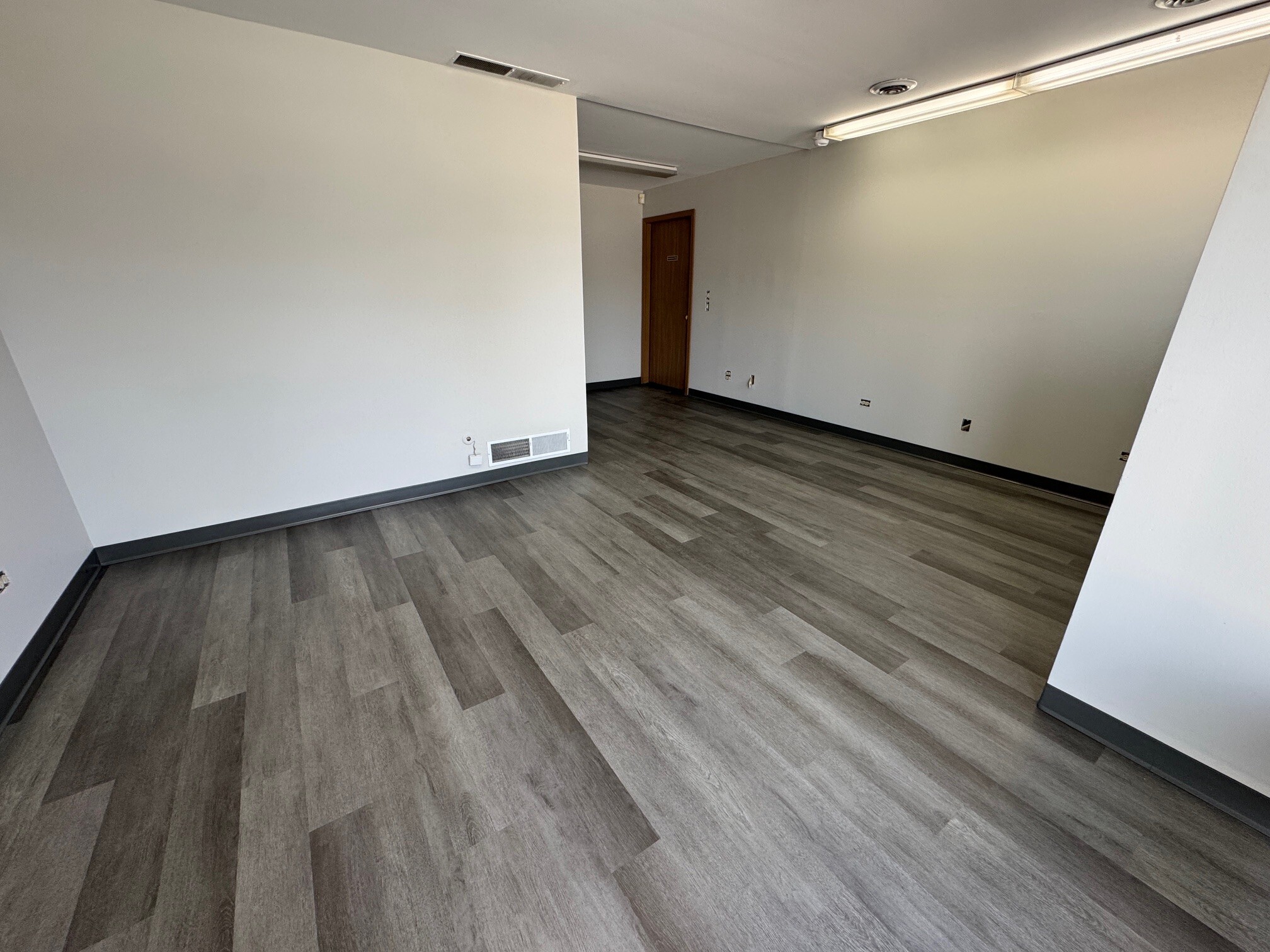 11917 Smith Dr, Huntley, IL for lease Interior Photo- Image 1 of 5
