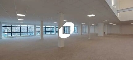 Office in Saint-Denis for lease Interior Photo- Image 2 of 11