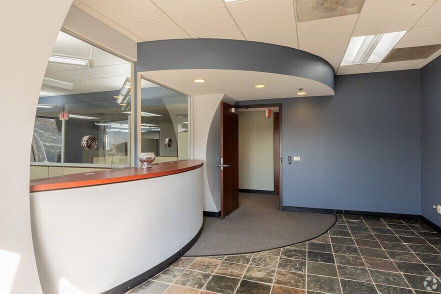 455 Kehoe Blvd, Carol Stream, IL à louer - Hall d’entrée - Image 2 de 7
