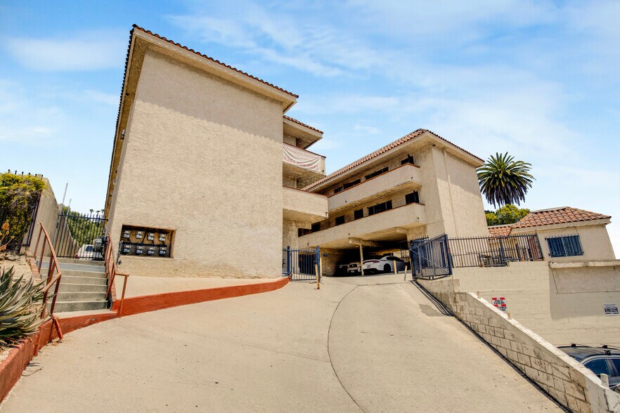 3405 N Figueroa St, Los Angeles, CA à vendre - Photo du bâtiment - Image 3 de 49