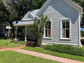 7 N Main St, Salado, TX for lease Building Photo- Image 1 of 6