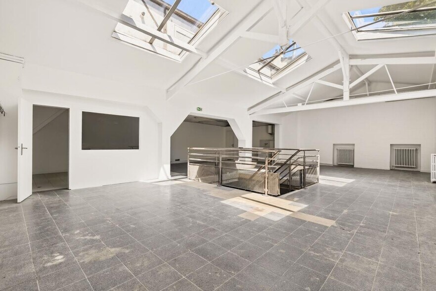 Flex in Le Pré-Saint-Gervais for sale - Building Photo - Image 2 of 9