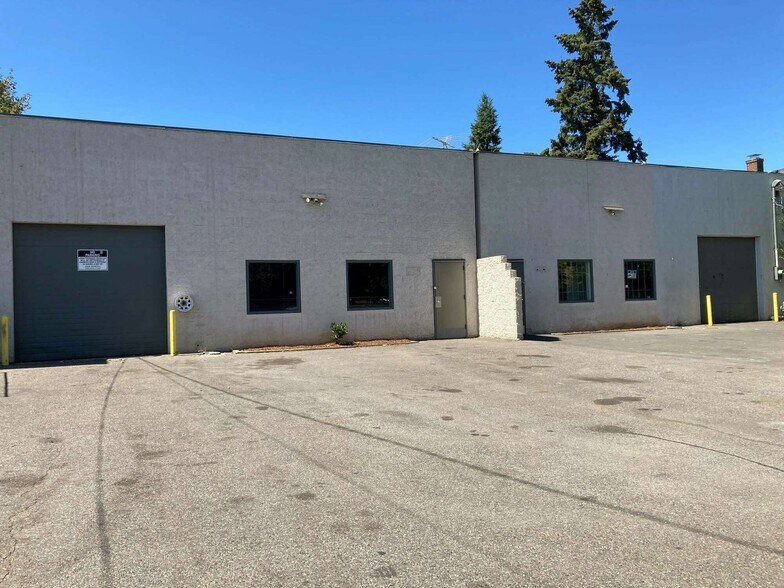 Eastside Industrial Warehouses portefeuille de 2 propriétés à vendre sur LoopNet.ca - Photo du bâtiment - Image 1 de 2