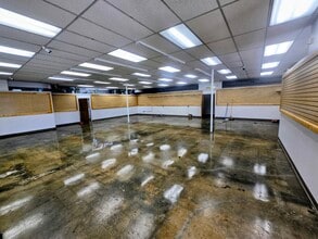 5277 N Elston Ave, Chicago, IL for lease Interior Photo- Image 1 of 5