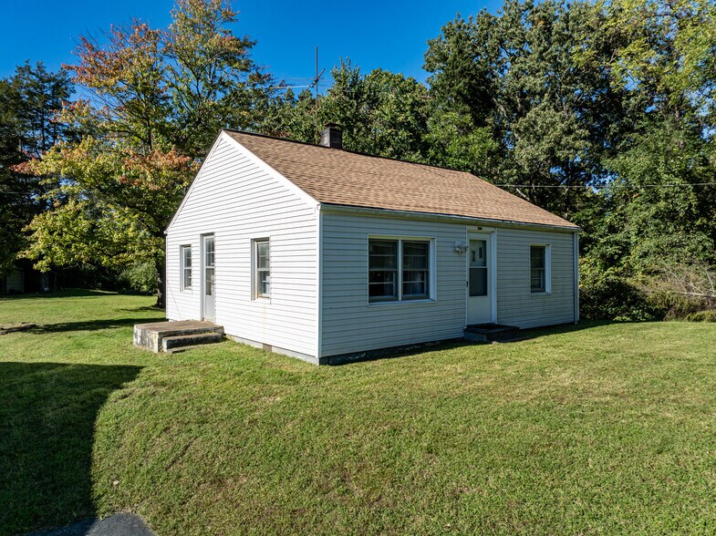 1704 Old Brook Rd, Charlottesville, VA à vendre - Photo du bâtiment - Image 3 de 54