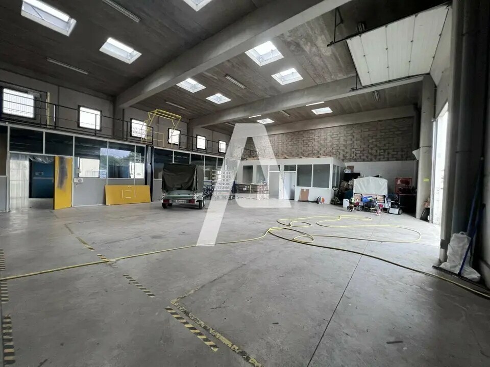 Flex in Vitry-sur-Seine for lease Building Photo- Image 1 of 6