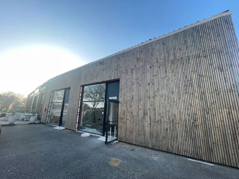 Retail in Plaisance-du-Touch for lease - Building Photo - Image 2 of 3