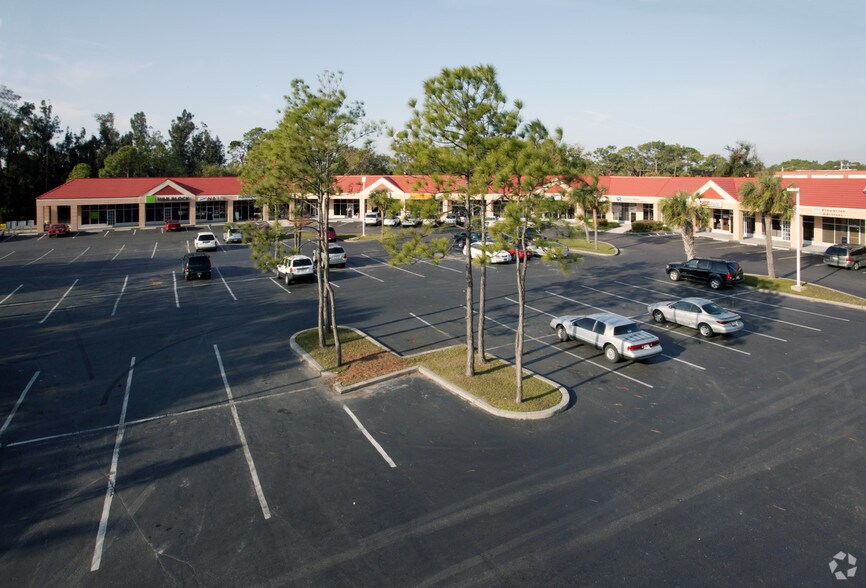 13971 N Cleveland Ave, North Fort Myers, FL à louer - Photo du bâtiment - Image 2 de 27