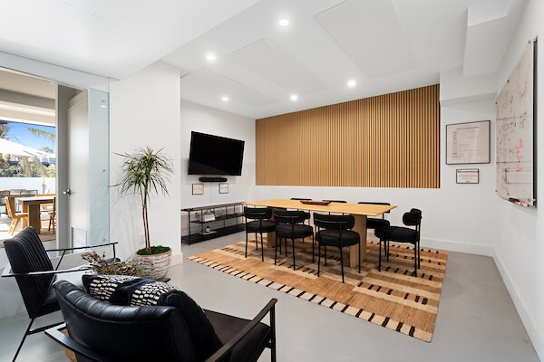 2210 Main St, Santa Monica, CA à louer - Photo du bâtiment - Image 3 de 14