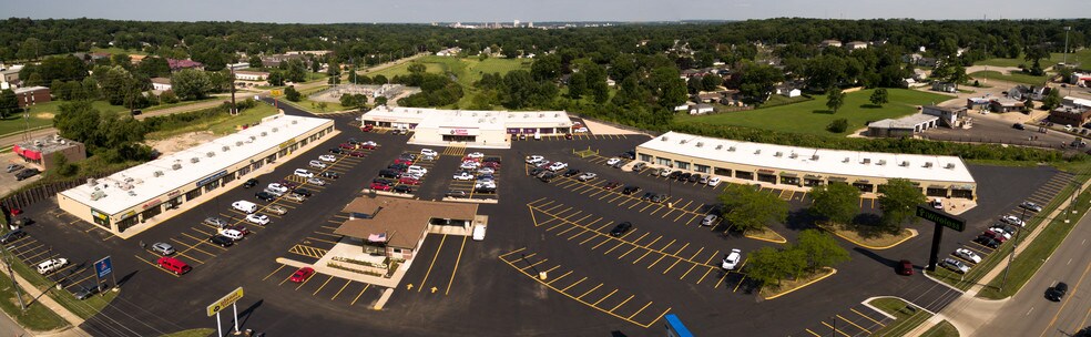 341-425 Edgewood Rd NW, Cedar Rapids, IA à louer - Photo du bâtiment - Image 2 de 7