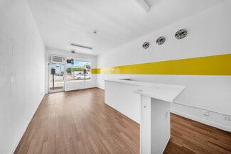 Plus de détails pour 18480-18484 W Dixie Hwy, North Miami Beach, FL - Bureau/Commerce de détail à louer