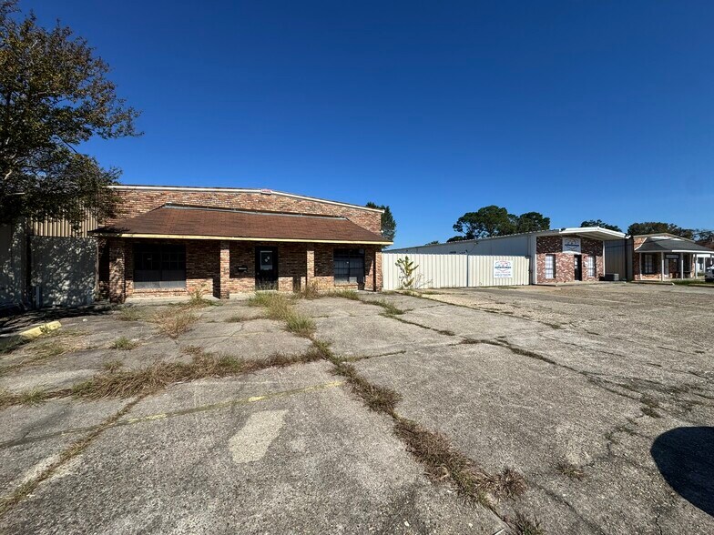 9941-9951 Mammoth ave, Baton Rouge, LA à vendre - Photo du bâtiment - Image 2 de 6