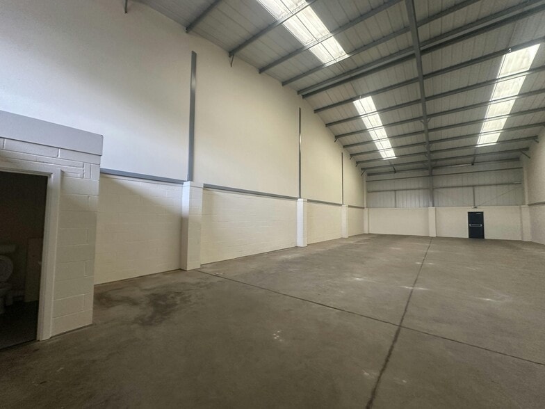 Southern Rd, Aylesbury for lease - Building Photo - Image 2 of 6