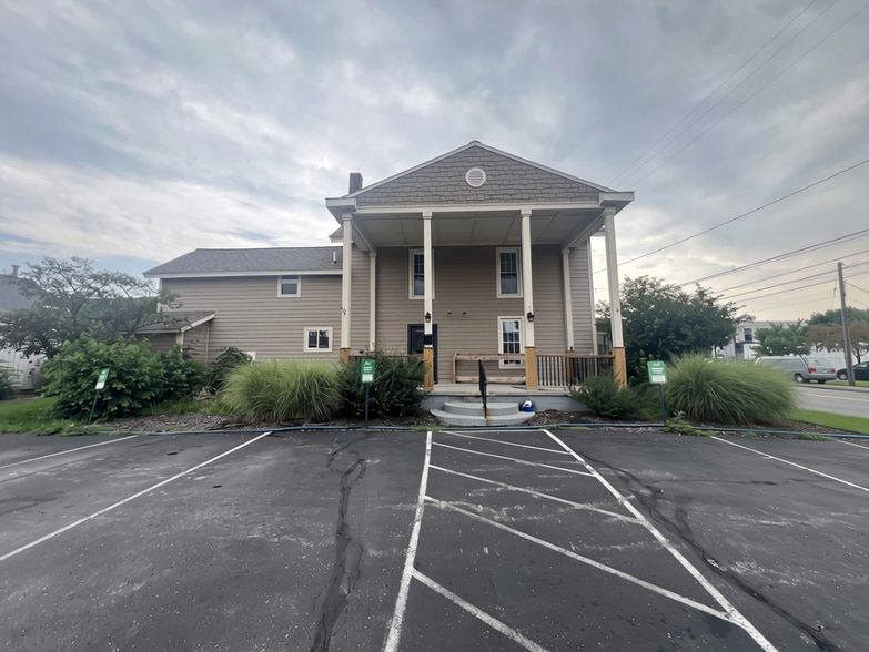 43 E Bridge St NE, Rockford, MI for lease - Building Photo - Image 2 of 2