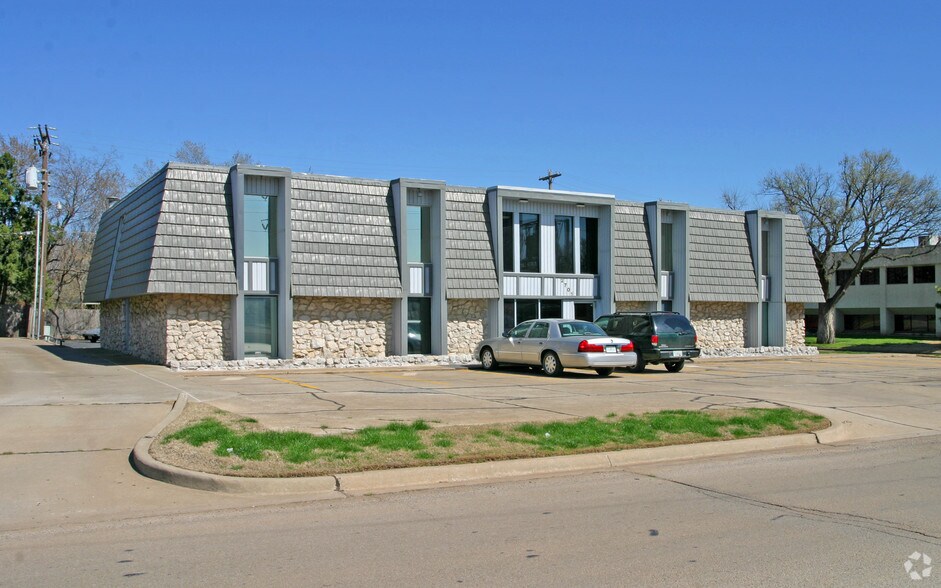 2701 NW 39th St, Oklahoma City, OK à vendre - Photo du bâtiment - Image 3 de 4