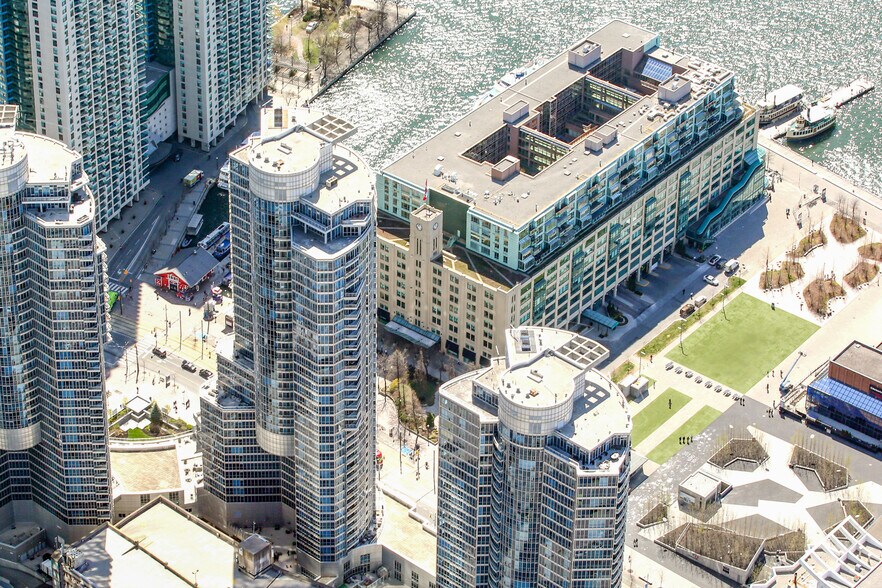 207 Queens Quay W, Toronto, ON à louer - Aérien - Image 1 de 4