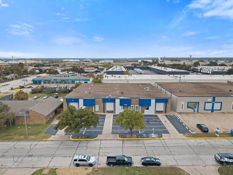 3109 Garden Brook Dr, Farmers Branch, TX à vendre - Photo du bâtiment - Image 3 de 30