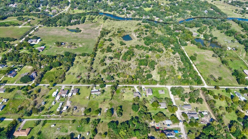 6100 Terrebonne Rd, Hitchcock, TX à vendre - Photo du bâtiment - Image 2 de 10