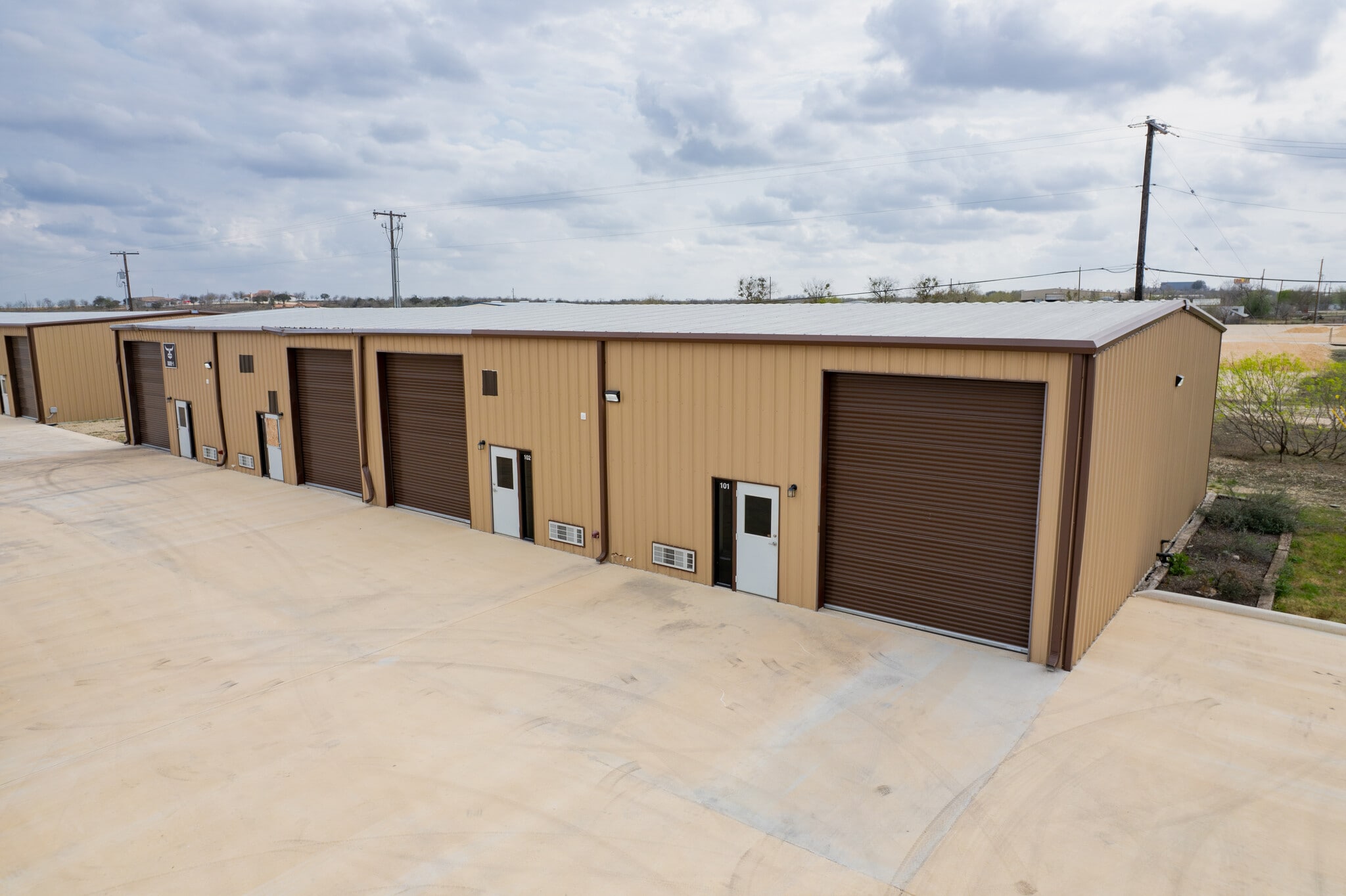 7977 Old Bastrop Rd, New Braunfels, TX for lease Interior Photo- Image 1 of 2