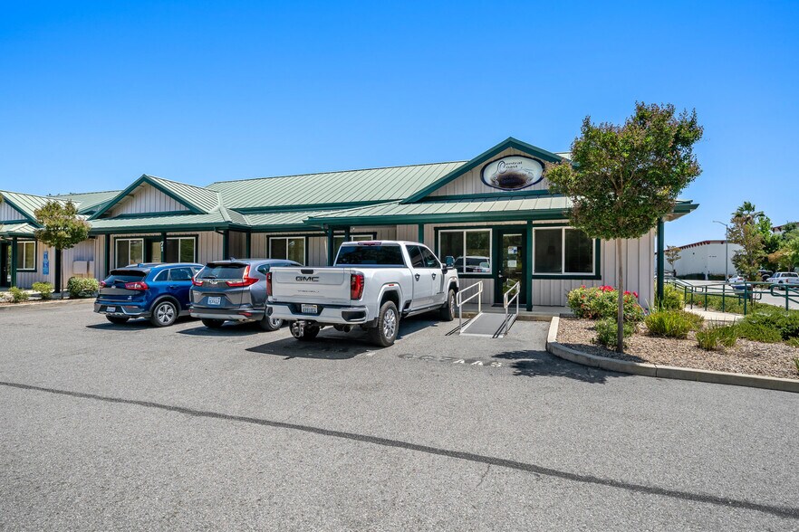 71-75 N Main St, Templeton, CA à louer - Photo du bâtiment - Image 2 de 34