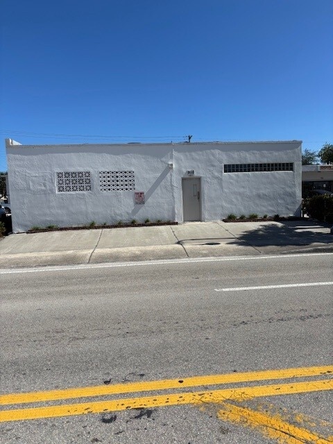 910 N Dixie Hwy, Lake Worth, FL for lease Building Photo- Image 1 of 4