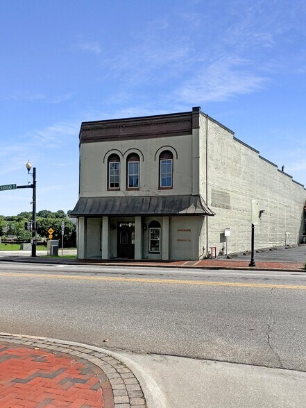 205 Patton St, Danville, VA à louer - Photo du bâtiment - Image 2 de 18