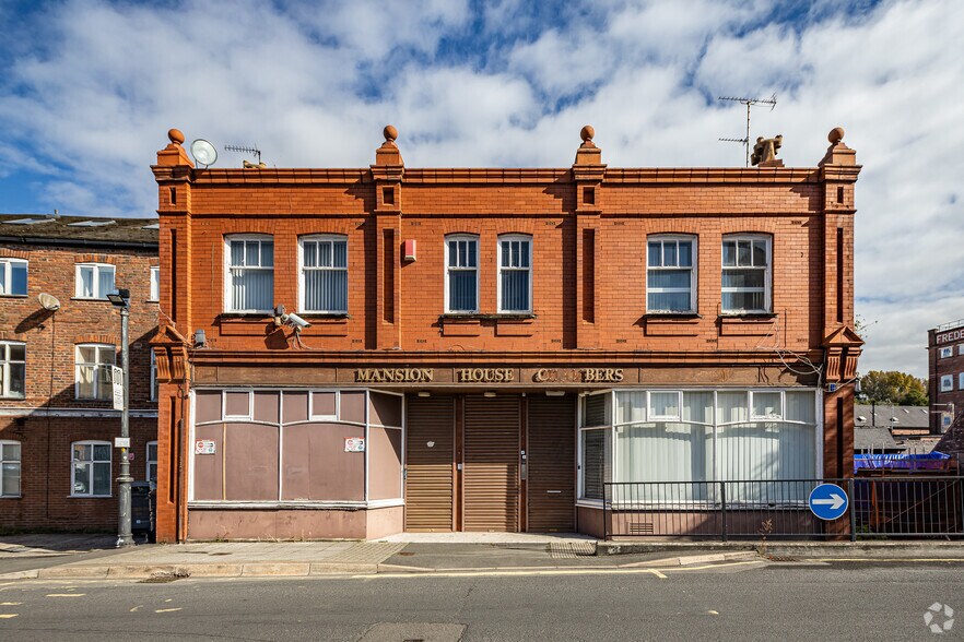 22 High St, Stockport for lease - Building Photo - Image 2 of 4