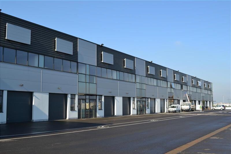 Industrial in Saint-Denis for lease - Building Photo - Image 1 of 14