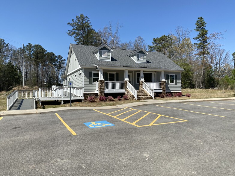 126 Snapdragon Ct, Chapin, SC for sale - Building Photo - Image 3 of 11