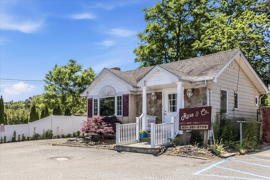 774 Townline Rd, Hauppauge, NY à vendre - Photo du bâtiment - Image 1 de 20
