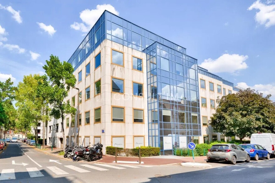 Office in Suresnes for lease - Building Photo - Image 3 of 7
