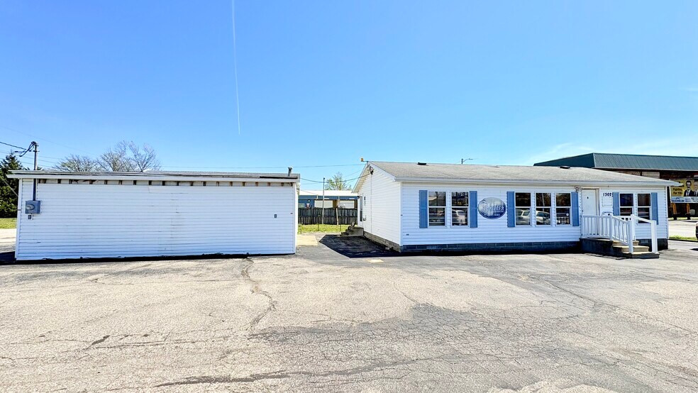 1310 Poplar st, Terre Haute, IN à vendre - Photo du bâtiment - Image 2 de 12