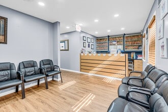 553 Chilton St, Elizabeth, NJ for lease Lobby- Image 1 of 14