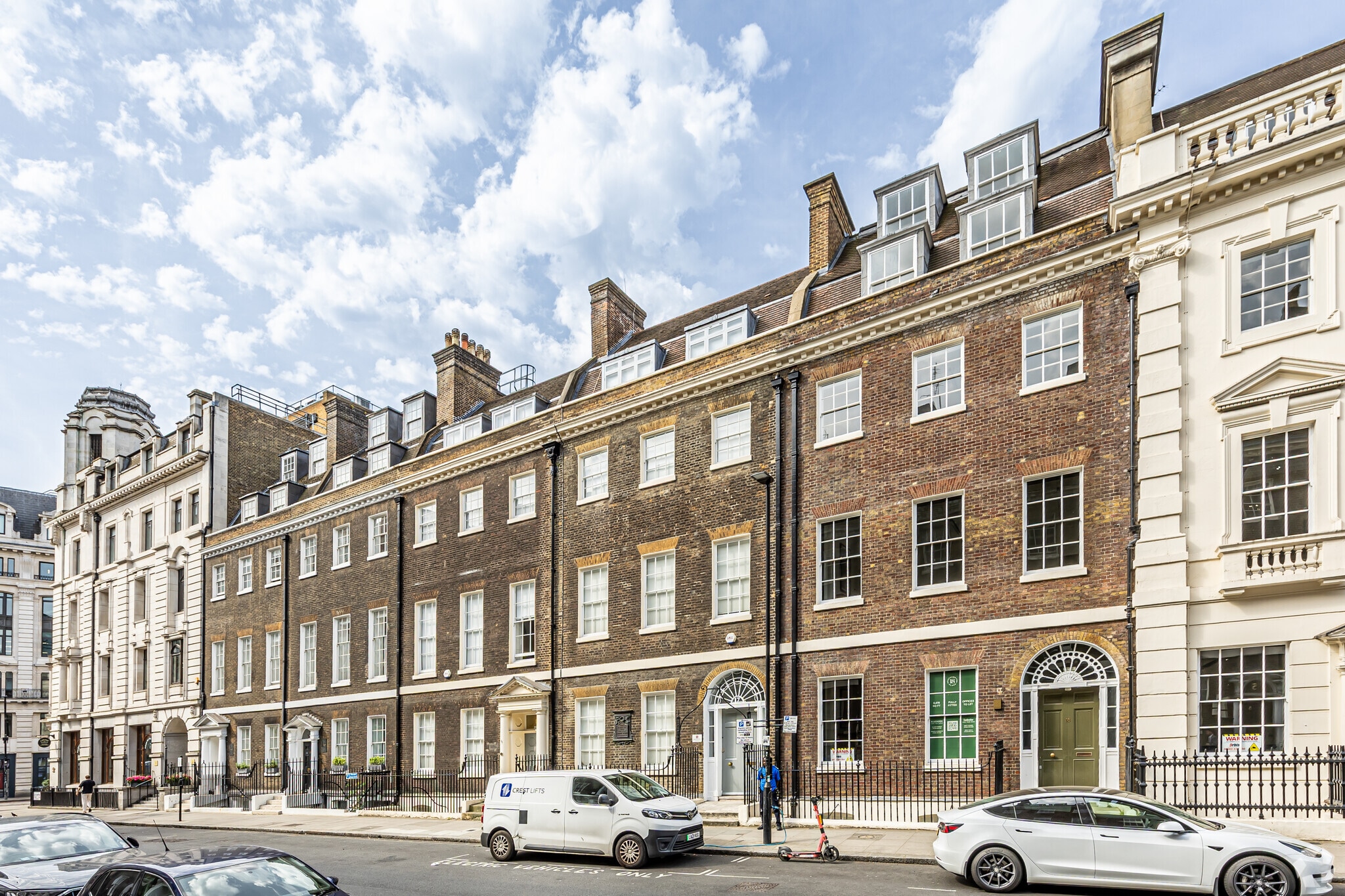 16-19 Southampton Pl, Londres à louer Photo principale- Image 1 de 4