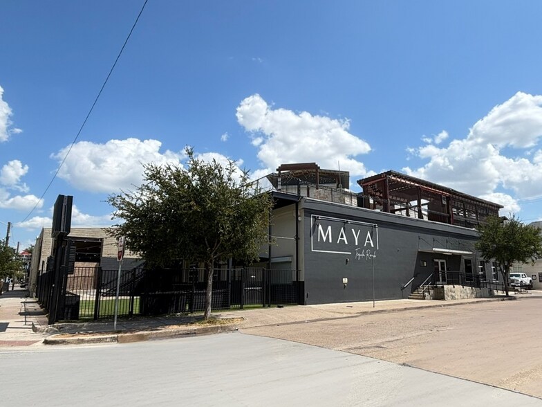 1005 Norwood St, Fort Worth, TX à louer - Photo du bâtiment - Image 3 de 10