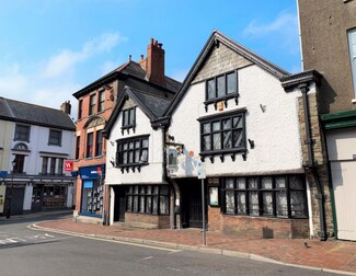 Plus de détails pour 17 High St, Torrington - Commerce de détail à louer