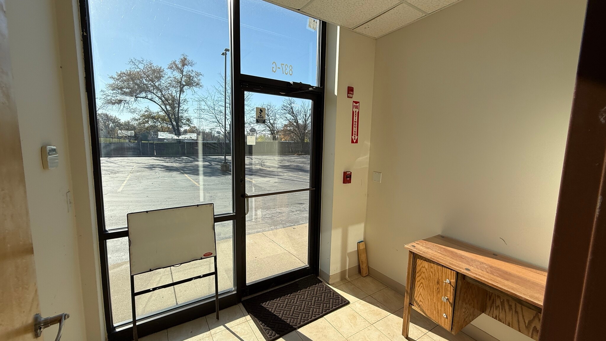 837 Oakton St, Elk Grove Village, IL à louer Photo intérieure- Image 1 de 13