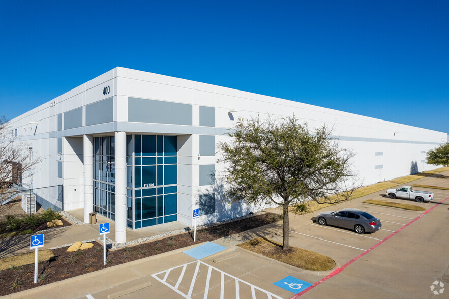 400 Patriot Pky, Roanoke, TX for lease - Primary Photo - Image 1 of 6