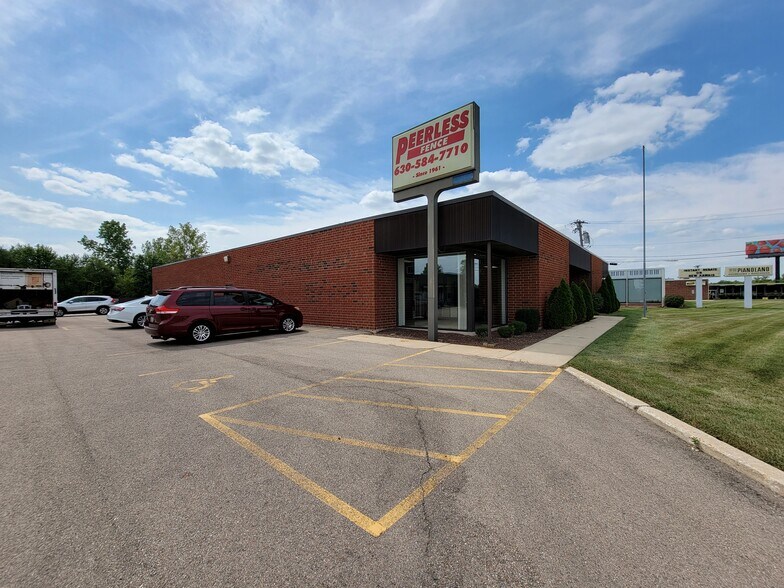 34W401 Roosevelt, Geneva, IL for sale - Primary Photo - Image 1 of 12