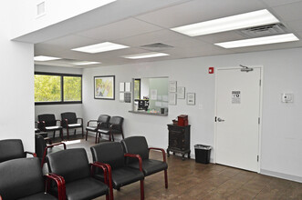 1205 Monument Rd, Jacksonville, FL for lease Interior Photo- Image 1 of 8