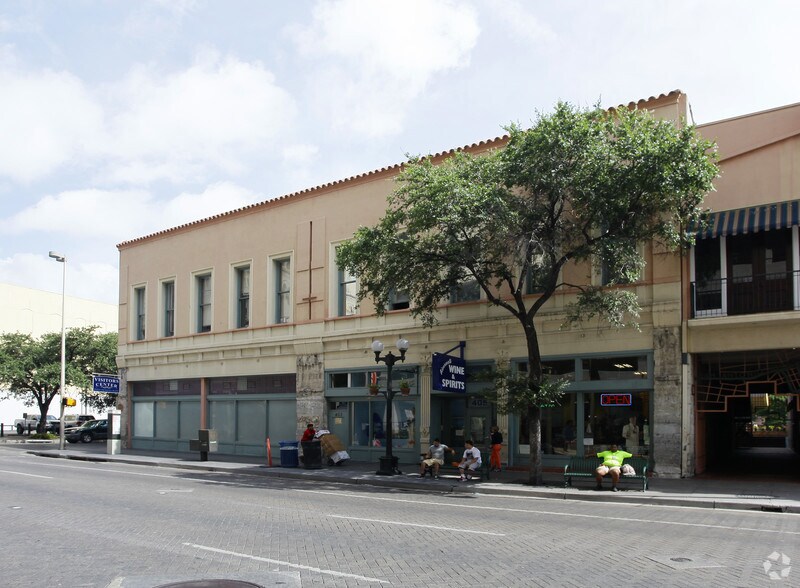 403-405 E Commerce St, San Antonio, TX à louer - Photo du bâtiment - Image 2 de 5
