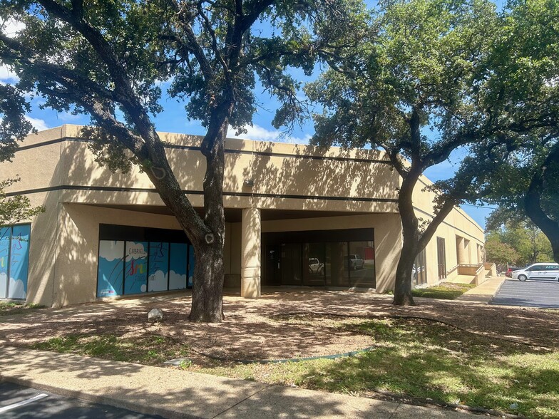 459-599 Spencer Ln, San Antonio, TX for lease - Building Photo - Image 3 of 4