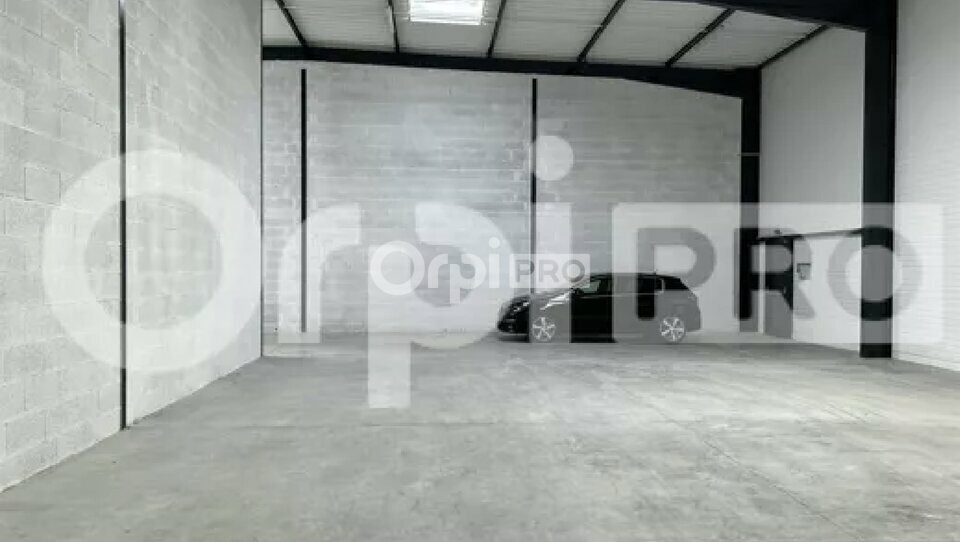 Flex in Saint-Apollinaire for lease - Interior Photo - Image 1 of 2