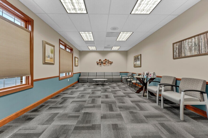 9097 Main St, Clarence, NY à louer - Photo intérieure - Image 3 de 25